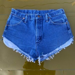 Vintage Wrangler denim shorts!